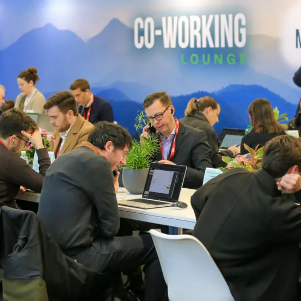 CO-WORKING LOUNGES